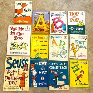 HUGE bundle of Dr. Seuss and Berenstain Books! Including all 12 books shown​